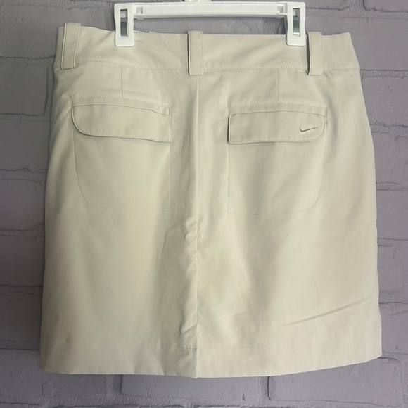 NWOT Nike Cream Flat Front Skirt size 6 - Picture 2 of 5